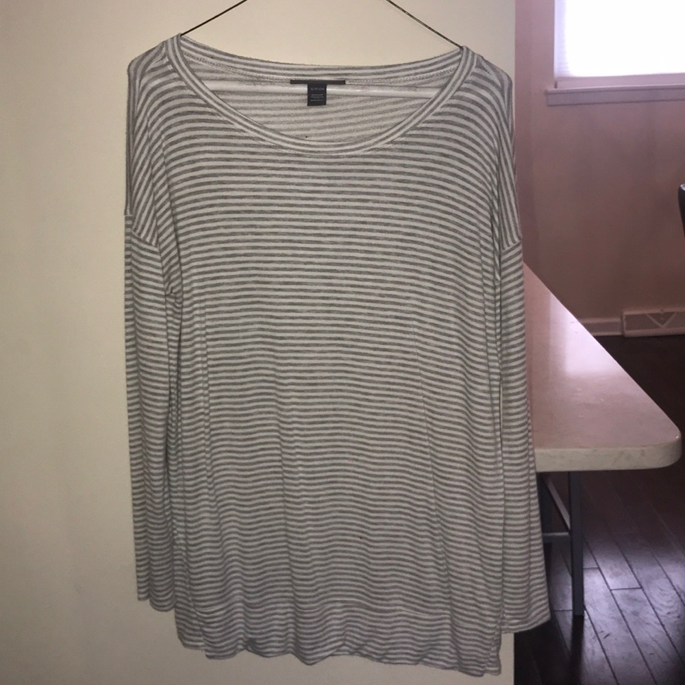 Striped grey and white tunic